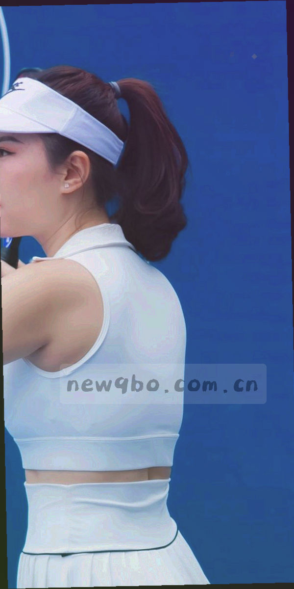 手机界面轮廓内显示新版内容目录列表，使用抽象色块